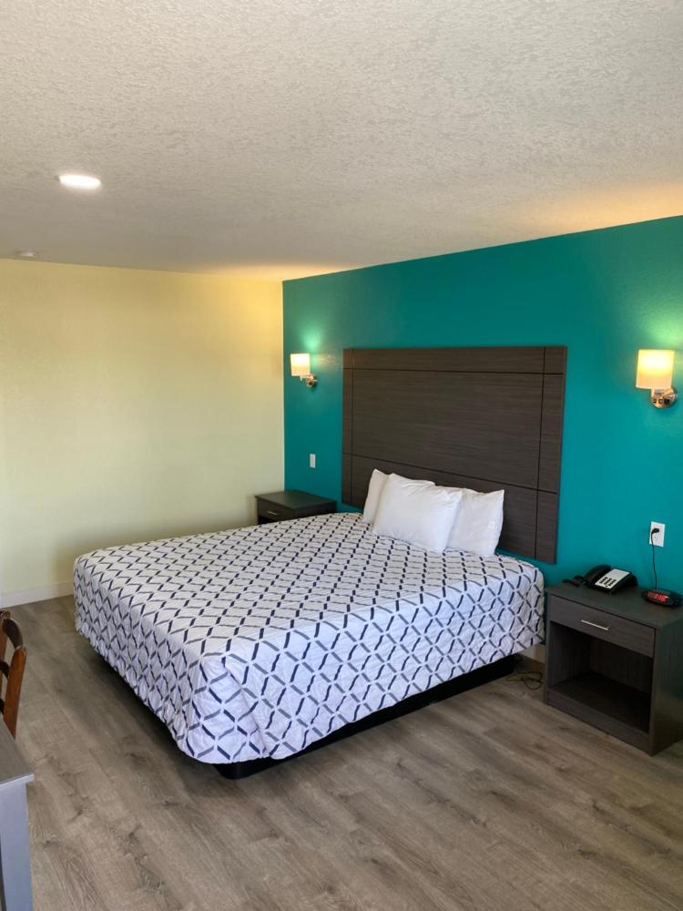 Deluxe King Room interior